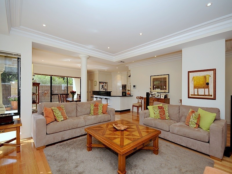 1 Chipperfield Court, Mosman Park WA 6012