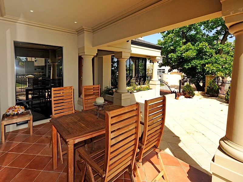 1 Chipperfield Court, Mosman Park WA 6012