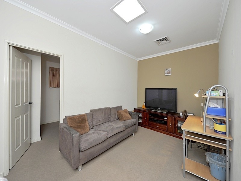 4/25 Flynn Street, Churchlands WA 6018