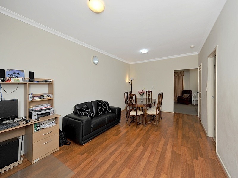 4/25 Flynn Street, Churchlands WA 6018