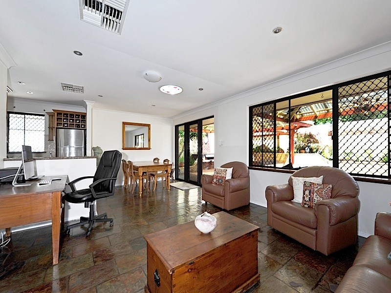 15 Albert Street, Mosman Park WA 6012