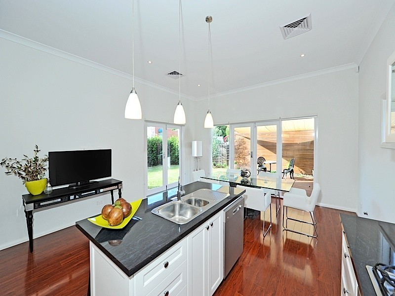 2 Robinson Street, Nedlands WA 6009