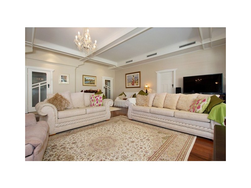 6 Irvine Street, Peppermint Grove WA 6011