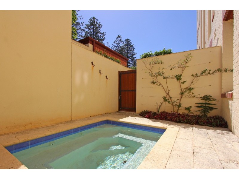 2/14 Athelstan Road, Cottesloe WA 6011