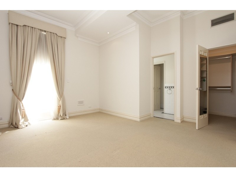 2/14 Athelstan Road, Cottesloe WA 6011