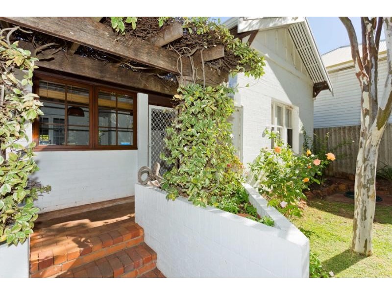 49 Pearse Street, Cottesloe WA 6011