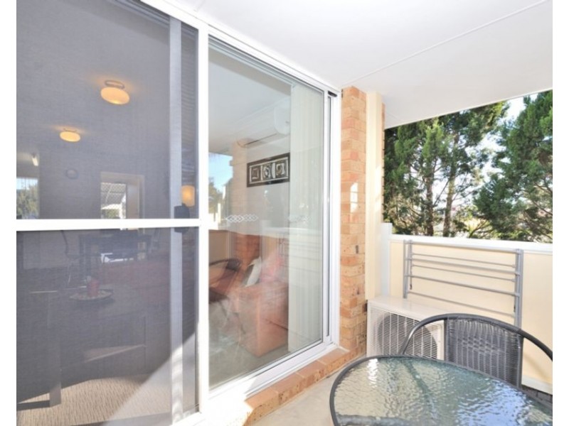 10/2 Pinewood Avenue, Kardinya WA 6163