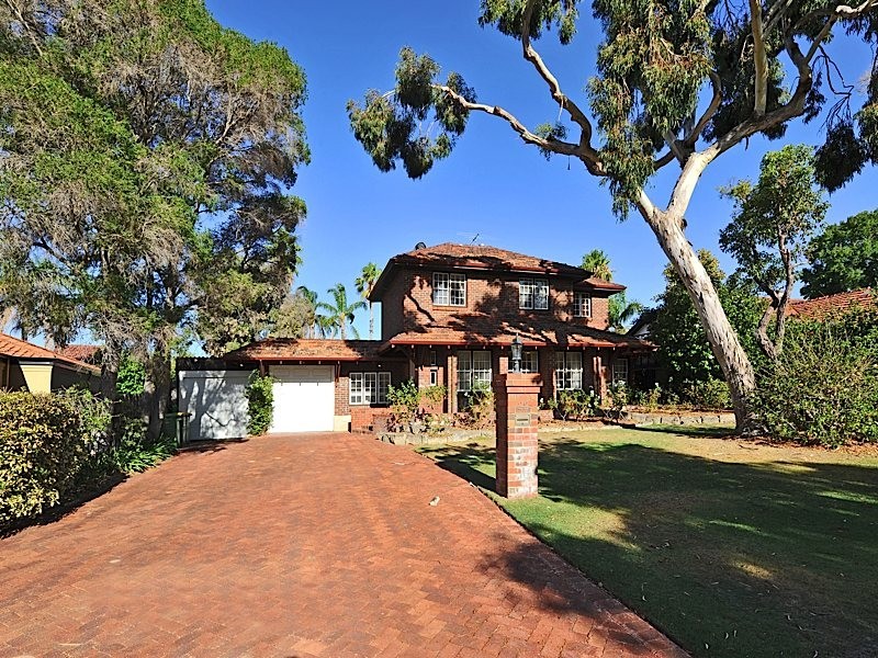 22 Hobbs Avenue, Dalkeith WA 6009