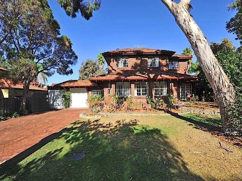 22 Hobbs Avenue, Dalkeith WA 6009