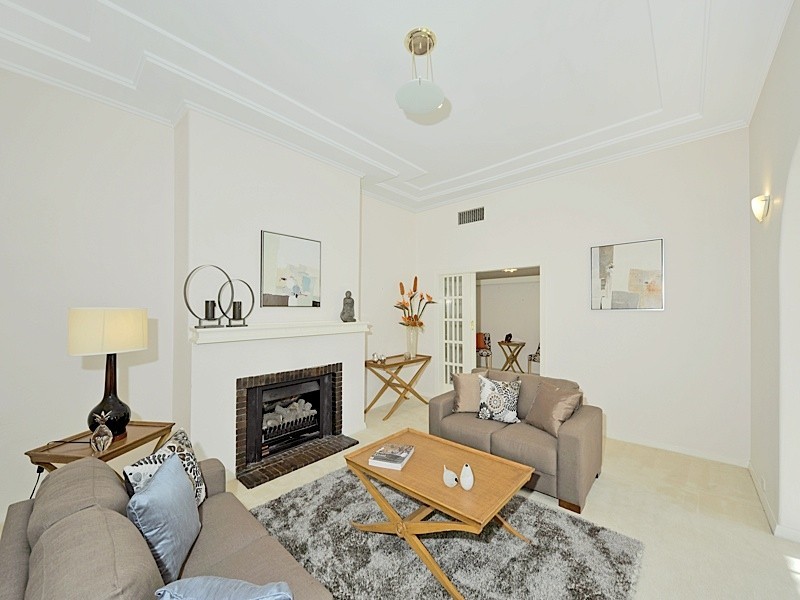 22 Hobbs Avenue, Dalkeith WA 6009