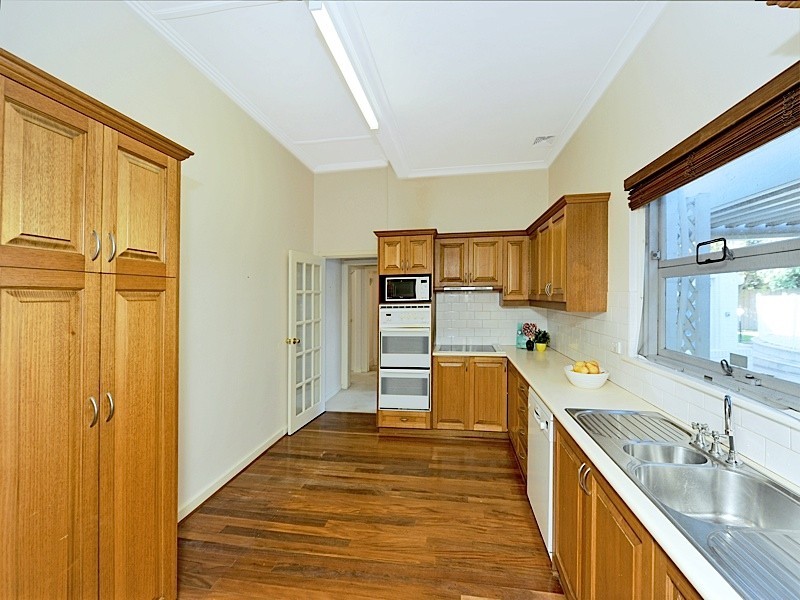 22 Hobbs Avenue, Dalkeith WA 6009