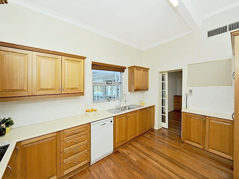 22 Hobbs Avenue, Dalkeith WA 6009