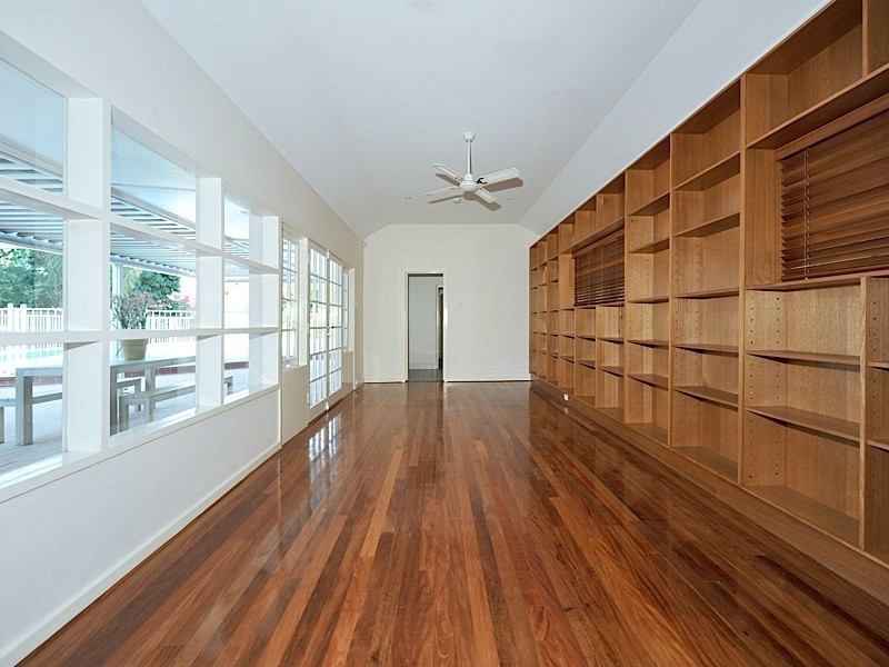 22 Hobbs Avenue, Dalkeith WA 6009