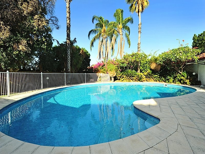 22 Hobbs Avenue, Dalkeith WA 6009