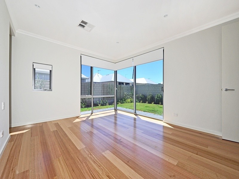 42 Breaksea Drive, North Coogee WA 6163