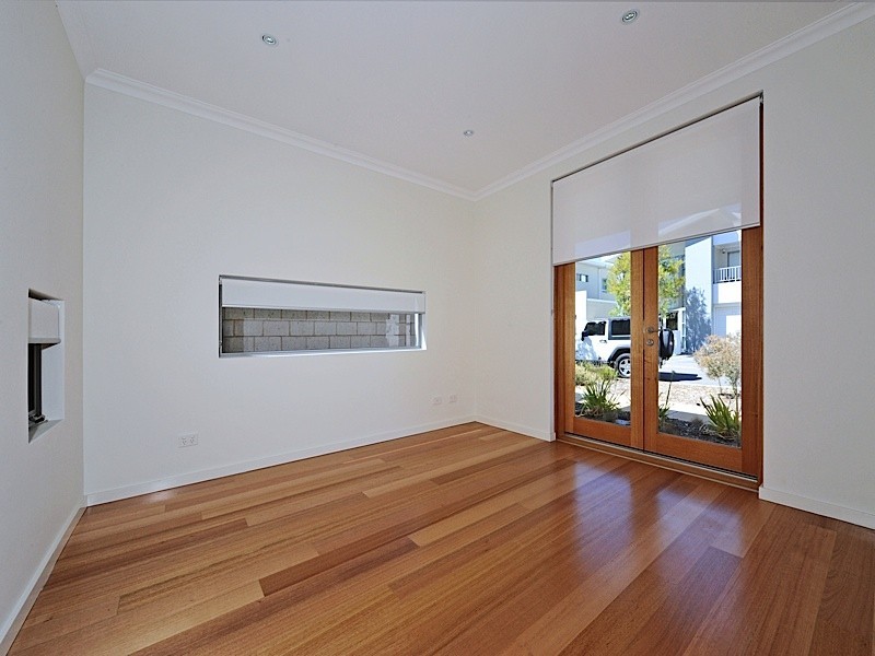 42 Breaksea Drive, North Coogee WA 6163