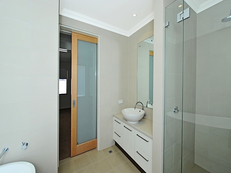 42 Breaksea Drive, North Coogee WA 6163