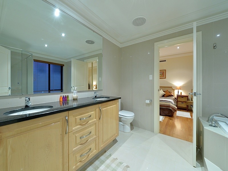 4 Faulkner Circle, Mosman Park WA 6012