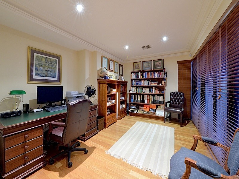 4 Faulkner Circle, Mosman Park WA 6012