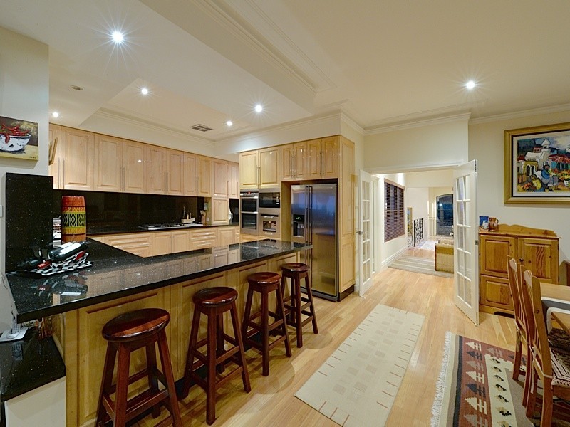 4 Faulkner Circle, Mosman Park WA 6012