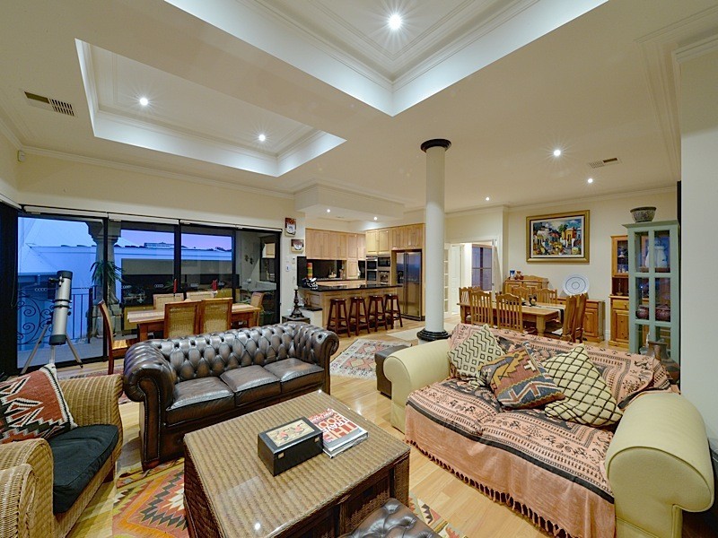 4 Faulkner Circle, Mosman Park WA 6012