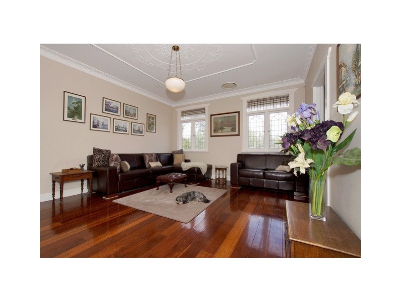 6 Irvine Street, Peppermint Grove WA 6011