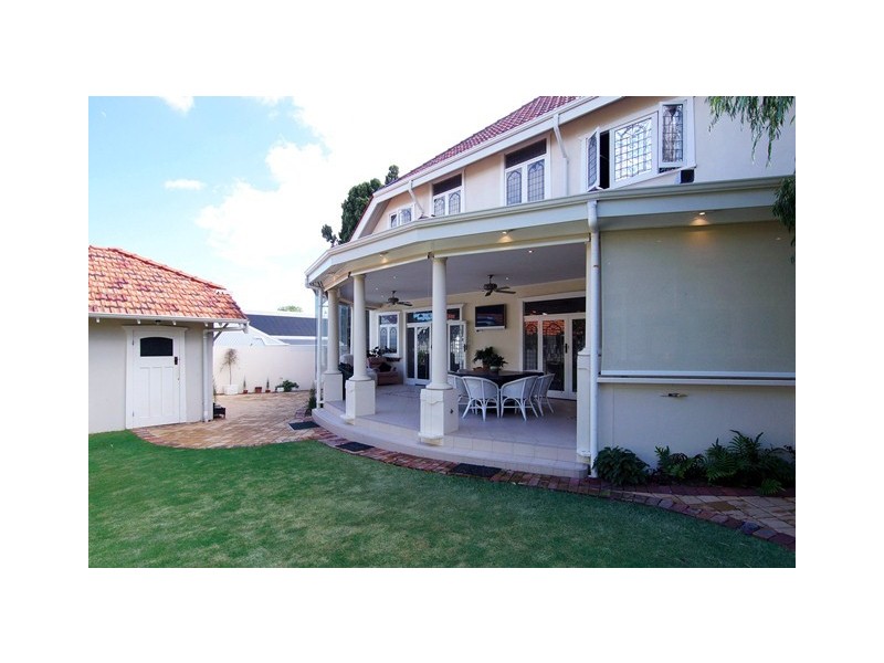 6 Irvine Street, Peppermint Grove WA 6011