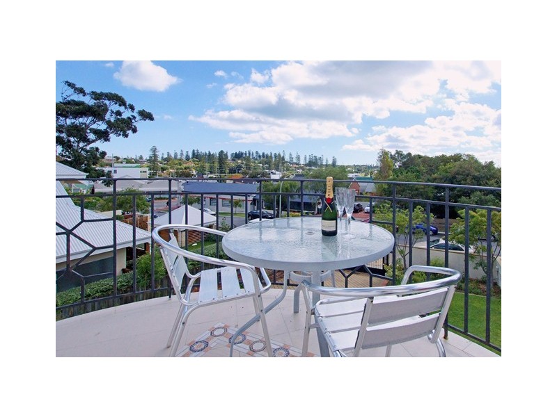 6 Irvine Street, Peppermint Grove WA 6011