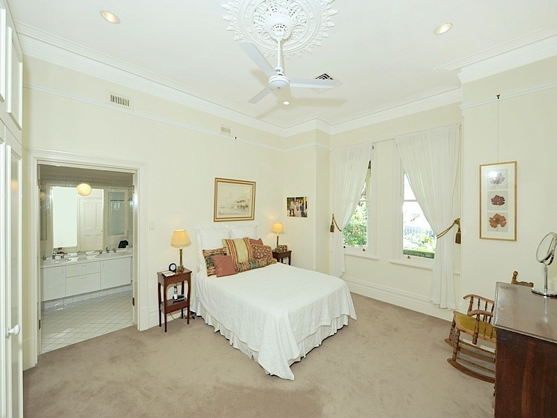 11 Irvine Street, Peppermint Grove WA 6011