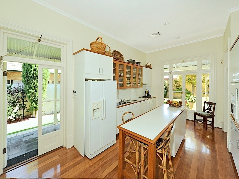 11 Irvine Street, Peppermint Grove WA 6011