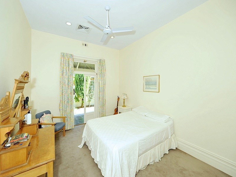 11 Irvine Street, Peppermint Grove WA 6011