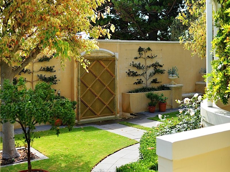 11 Irvine Street, Peppermint Grove WA 6011