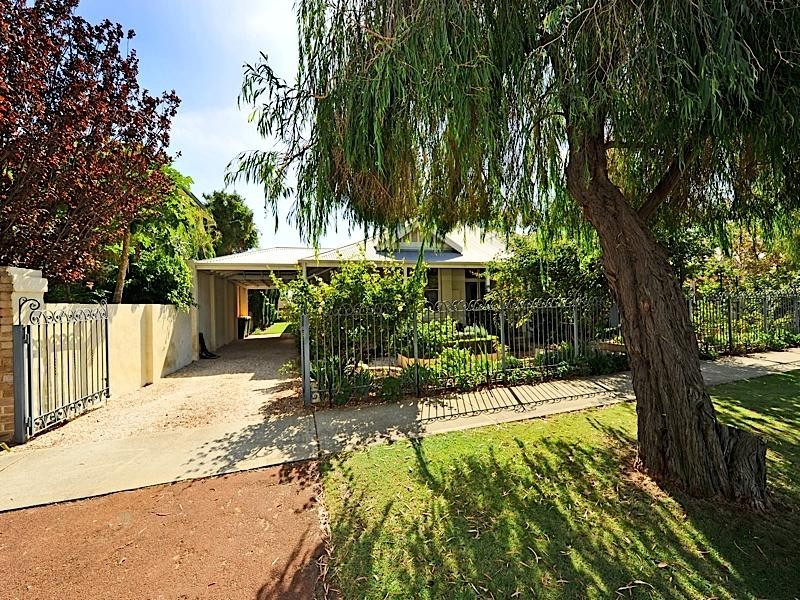 11 Irvine Street, Peppermint Grove WA 6011