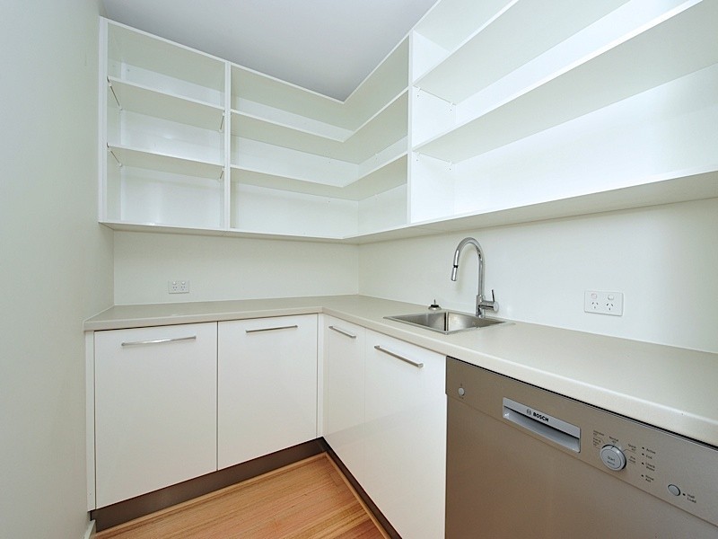 42 Breaksea Drive, North Coogee WA 6163