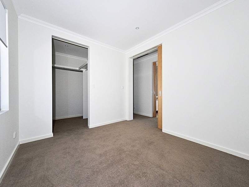 42 Breaksea Drive, North Coogee WA 6163