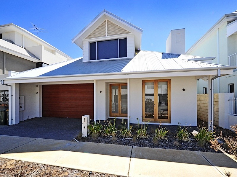 42 Breaksea Drive, North Coogee WA 6163