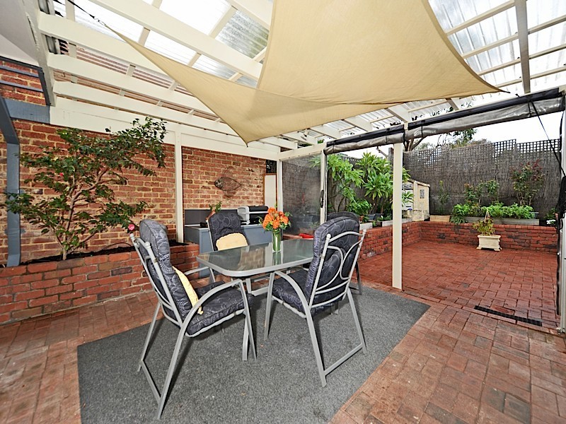 9 Staples Street, North Fremantle WA 6159