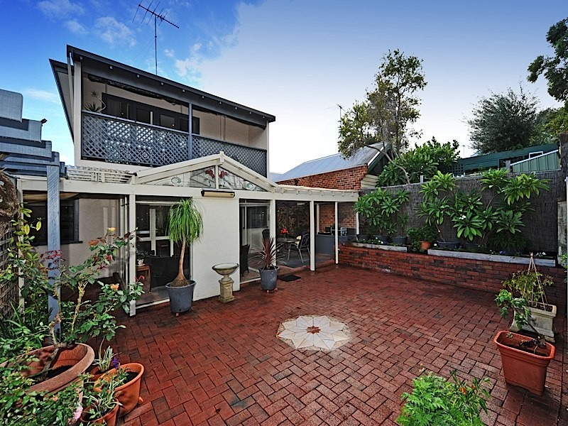 9 Staples Street, North Fremantle WA 6159