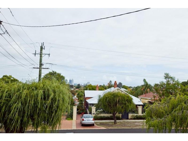 40 Tenth Avenue, Inglewood WA 6052