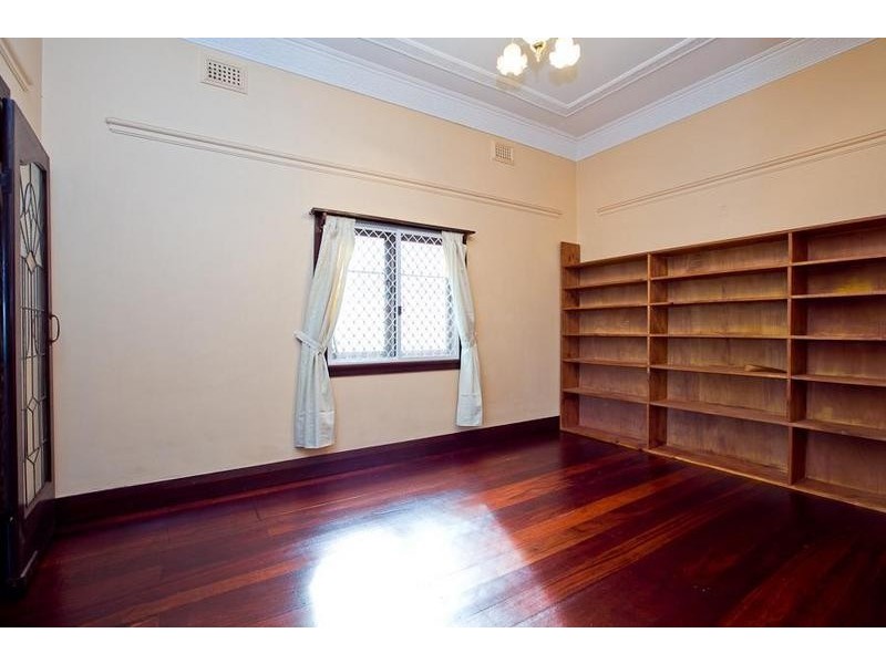 40 Tenth Avenue, Inglewood WA 6052