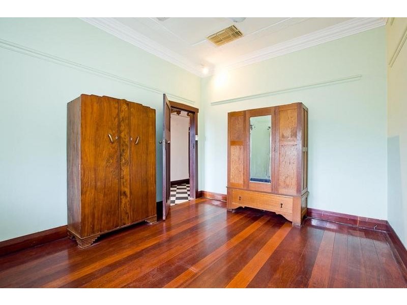 40 Tenth Avenue, Inglewood WA 6052