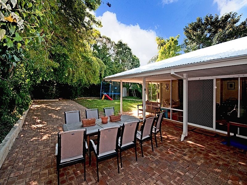 15 Minora Road, Dalkeith WA 6009