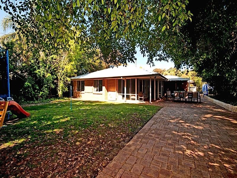15 Minora Road, Dalkeith WA 6009