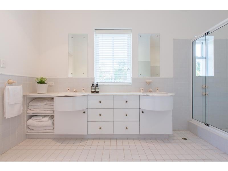 5 McNeil Street, Peppermint Grove WA 6011