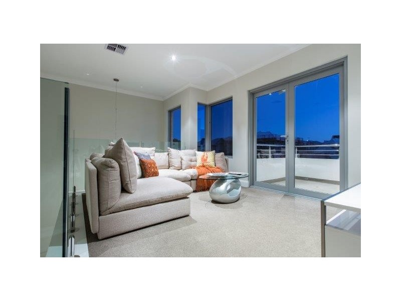 11 Loneragan Street, Nedlands WA 6009