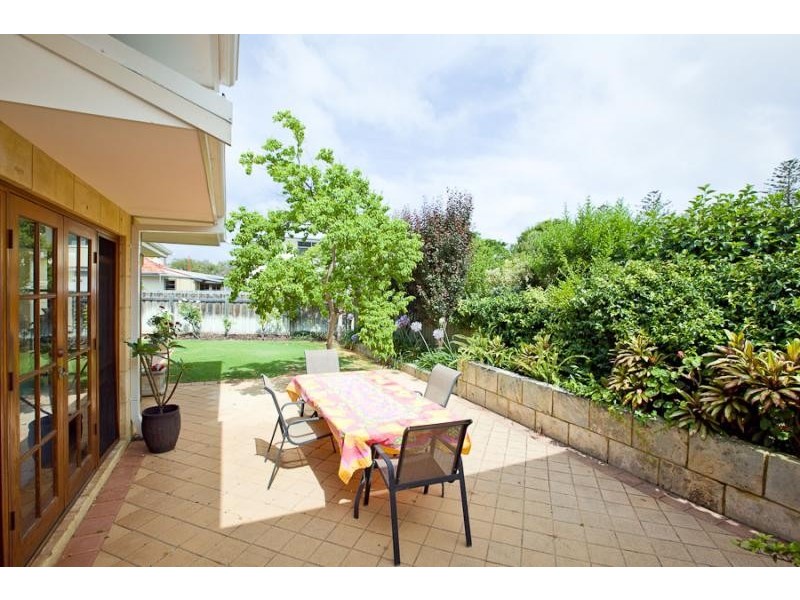 273 Curtin Avenue, Cottesloe WA 6011