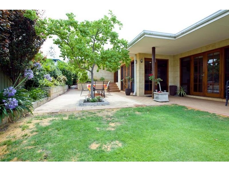 273 Curtin Avenue, Cottesloe WA 6011