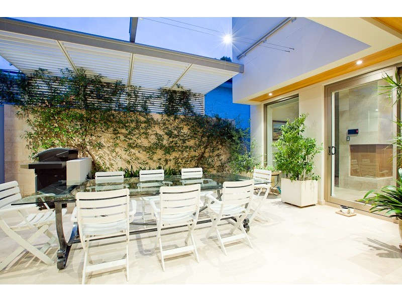 9 Fairbairn Street, Mosman Park WA 6012