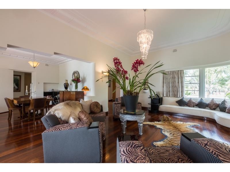 32 Genesta Crescent, Dalkeith WA 6009