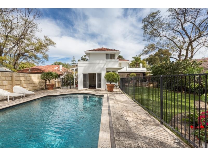 32 Genesta Crescent, Dalkeith WA 6009